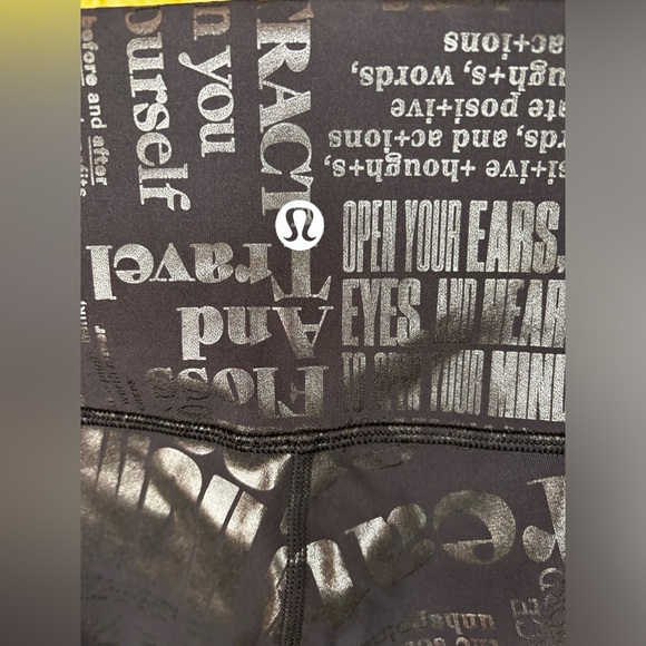 Lululemon🦄BNWT🦄Wunder Under HR 23" Crop Luxtreme✨20YR Manifesto Foil Black✨10 - Picture 12 of 16